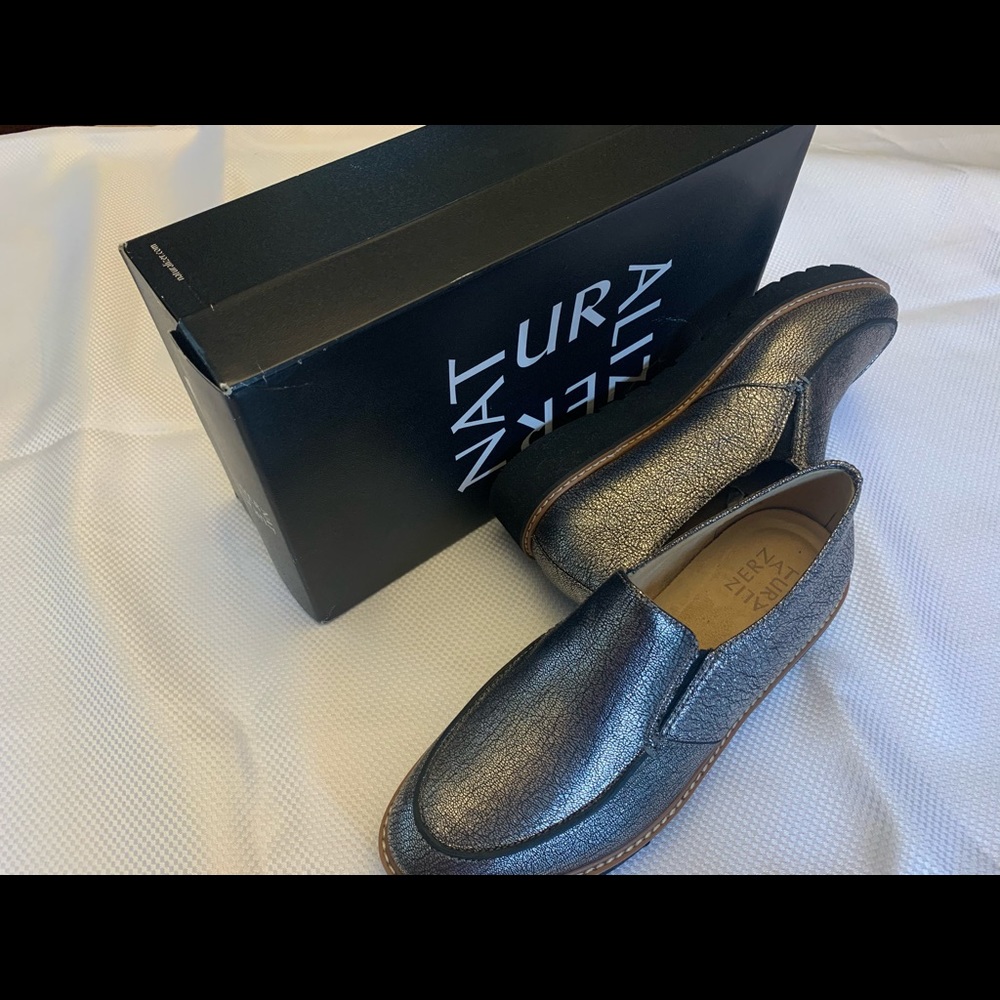 NWOT Naturalizer, sparkly loafers, size 9